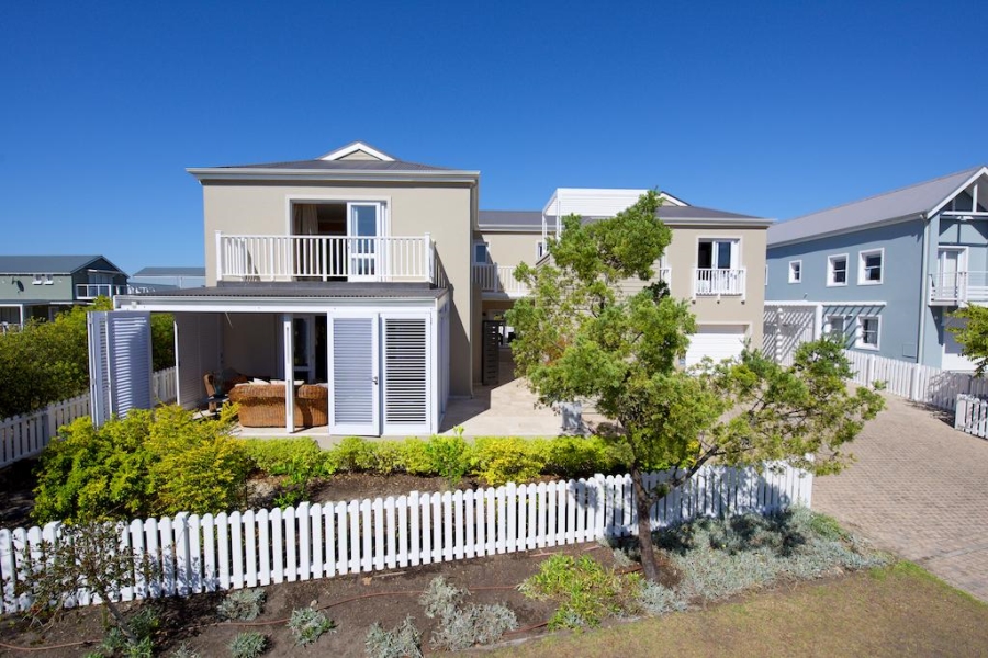 To Let 4 Bedroom Property for Rent in Thesen Islands Western Cape